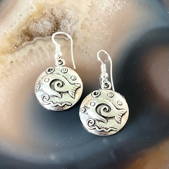 Silver fish earrings dangle new - Picture 2 of 4